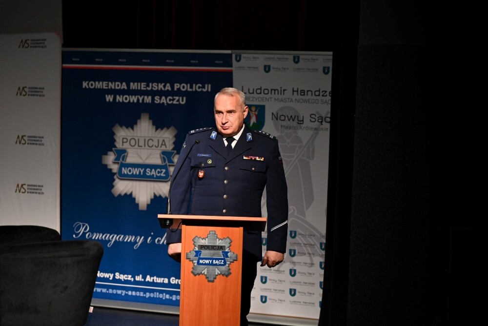 Od 100 lat kobiety służą w policji. W Nowym Sączu z tej okazji odbyła się międzynarodowa konferencja [ZDJĘCIA]