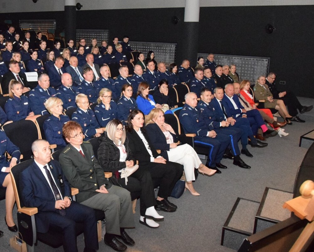 Od 100 lat kobiety służą w policji. W Nowym Sączu z tej okazji odbyła się międzynarodowa konferencja [ZDJĘCIA]