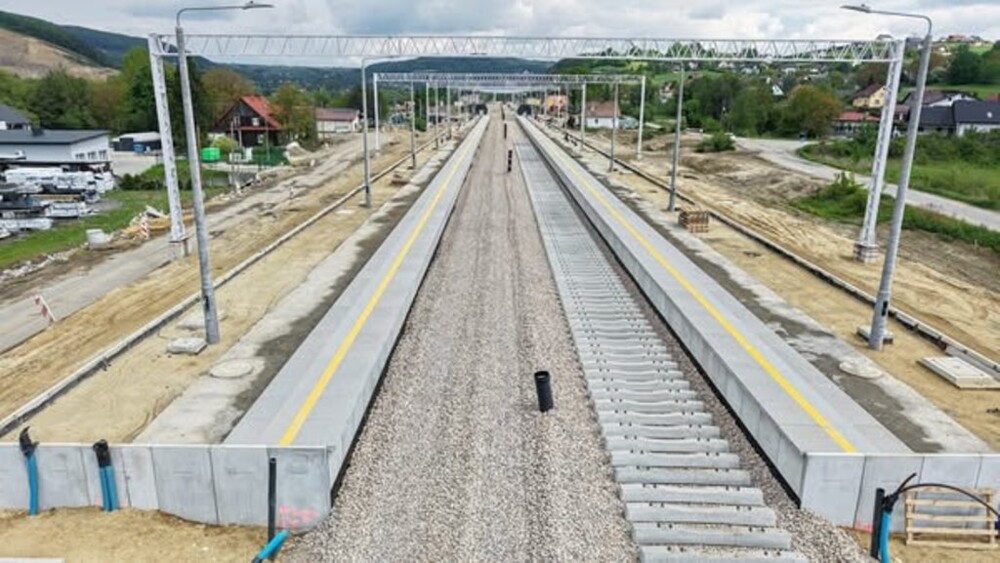 „Podłęże-Piekiełko” i kolejna odsłona. Z lotu ptaka i obiektywu – tak rośnie kolej marzeń [ZDJĘCIA]