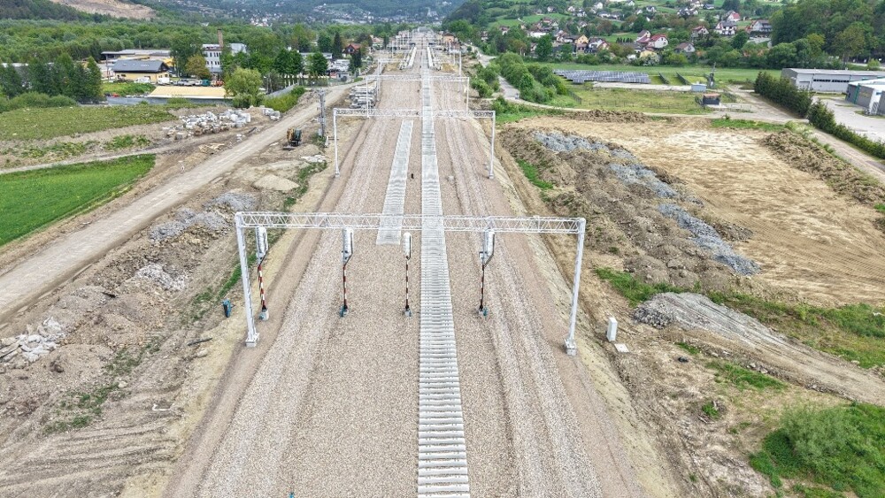 „Podłęże-Piekiełko” i kolejna odsłona. Z lotu ptaka i obiektywu – tak rośnie kolej marzeń [ZDJĘCIA]