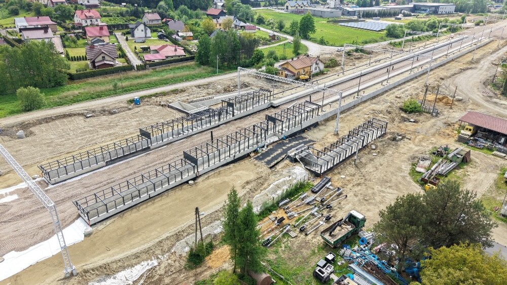 „Podłęże-Piekiełko” i kolejna odsłona. Z lotu ptaka i obiektywu – tak rośnie kolej marzeń [ZDJĘCIA]