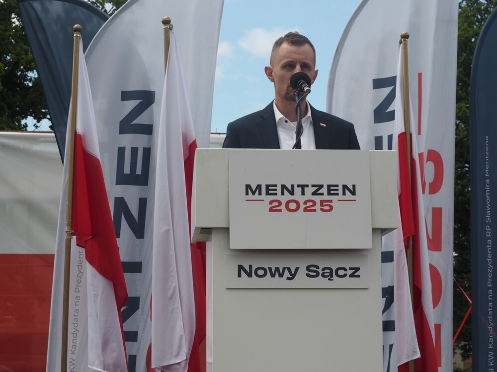 Sławomir Mentzen w Nowym Sączu. Na wiecu wyborczym pojawiły się tłumy [WIDEO][ZDJĘCIA]