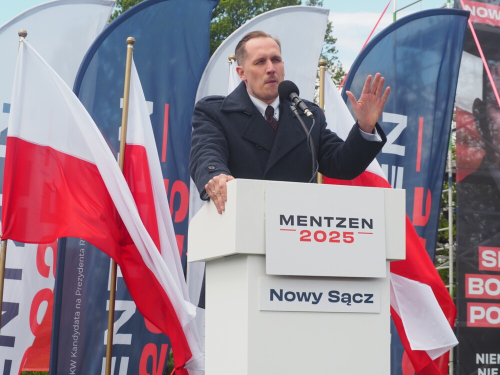 Sławomir Mentzen w Nowym Sączu. Na wiecu wyborczym pojawiły się tłumy [WIDEO][ZDJĘCIA]