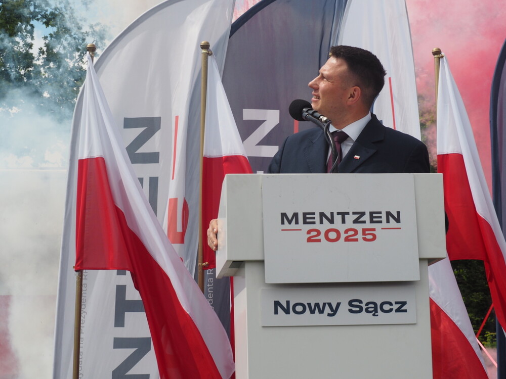 Sławomir Mentzen w Nowym Sączu. Na wiecu wyborczym pojawiły się tłumy [WIDEO][ZDJĘCIA]