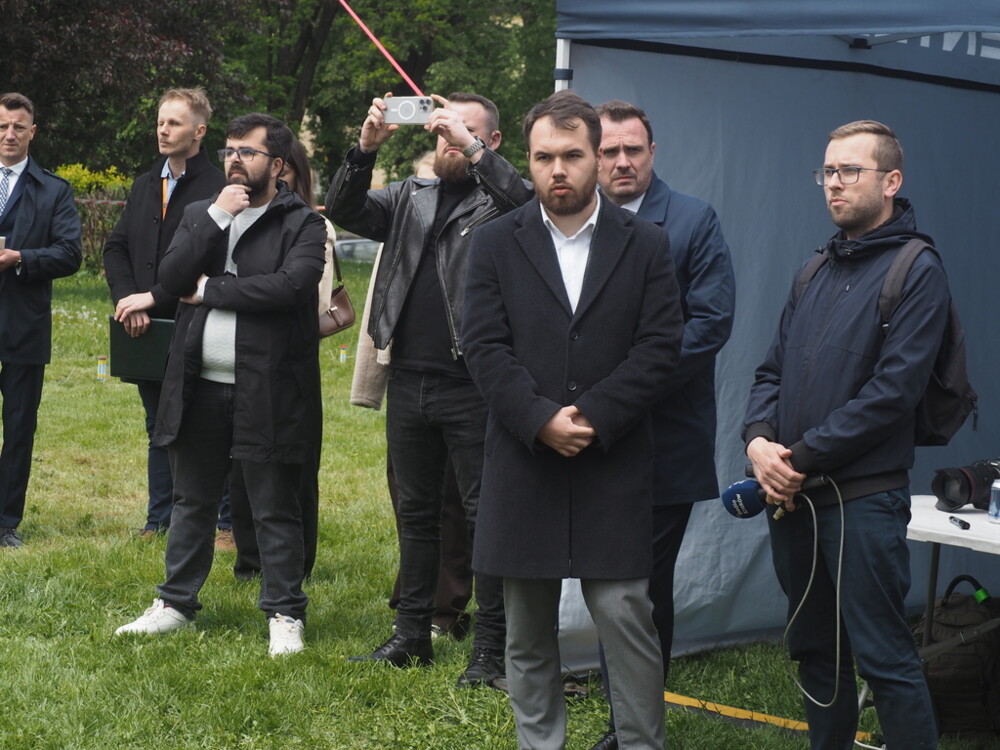 Sławomir Mentzen w Nowym Sączu. Na wiecu wyborczym pojawiły się tłumy [WIDEO][ZDJĘCIA]