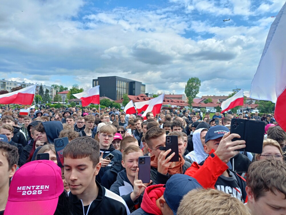 Sławomir Mentzen w Nowym Sączu. Na wiecu wyborczym pojawiły się tłumy [WIDEO][ZDJĘCIA]