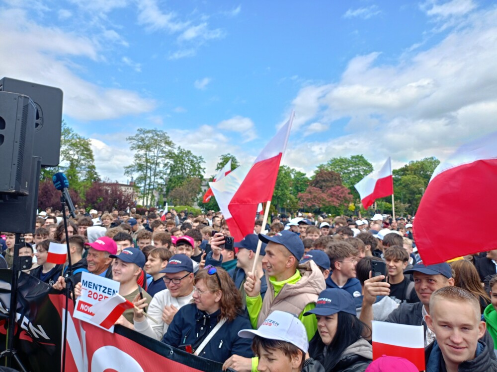 Sławomir Mentzen w Nowym Sączu. Na wiecu wyborczym pojawiły się tłumy [WIDEO][ZDJĘCIA]