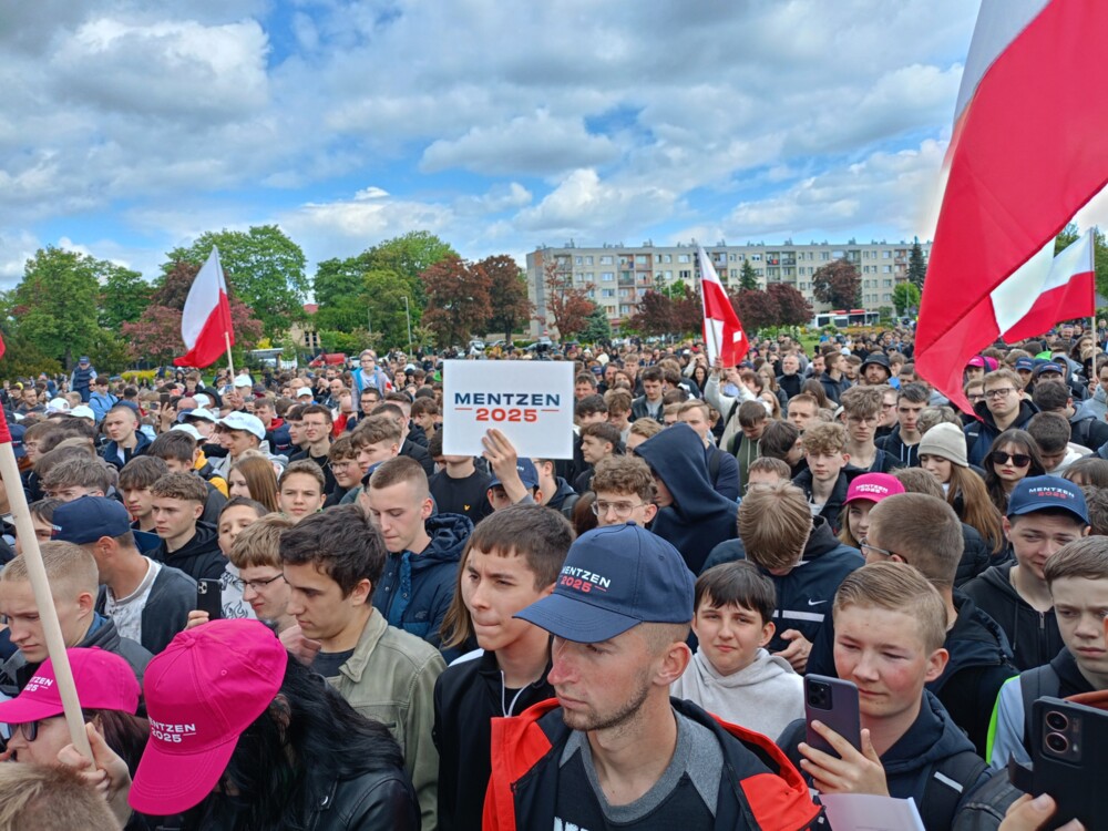 Sławomir Mentzen w Nowym Sączu. Na wiecu wyborczym pojawiły się tłumy [WIDEO][ZDJĘCIA]
