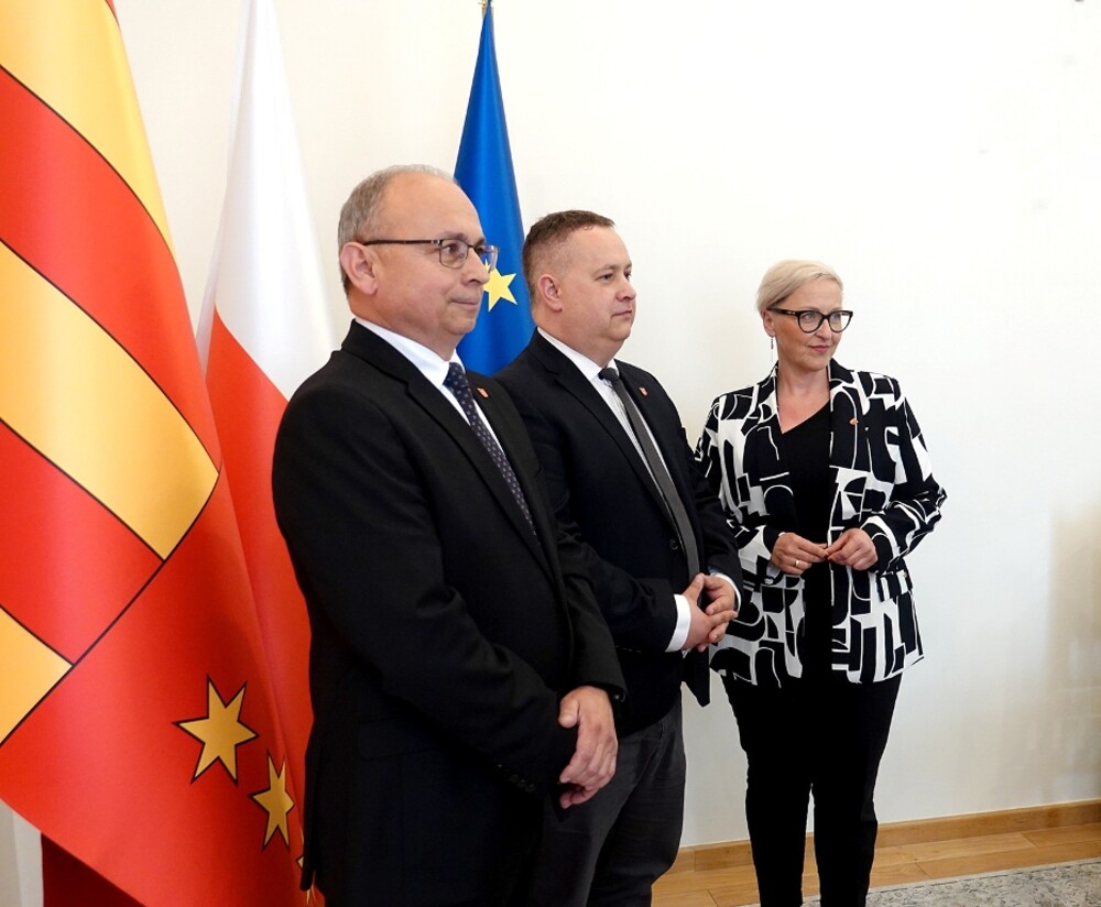 Nowi dyrektorzy kilku placówek oświatowych na Sądecczyźnie [ZDJĘCIA]