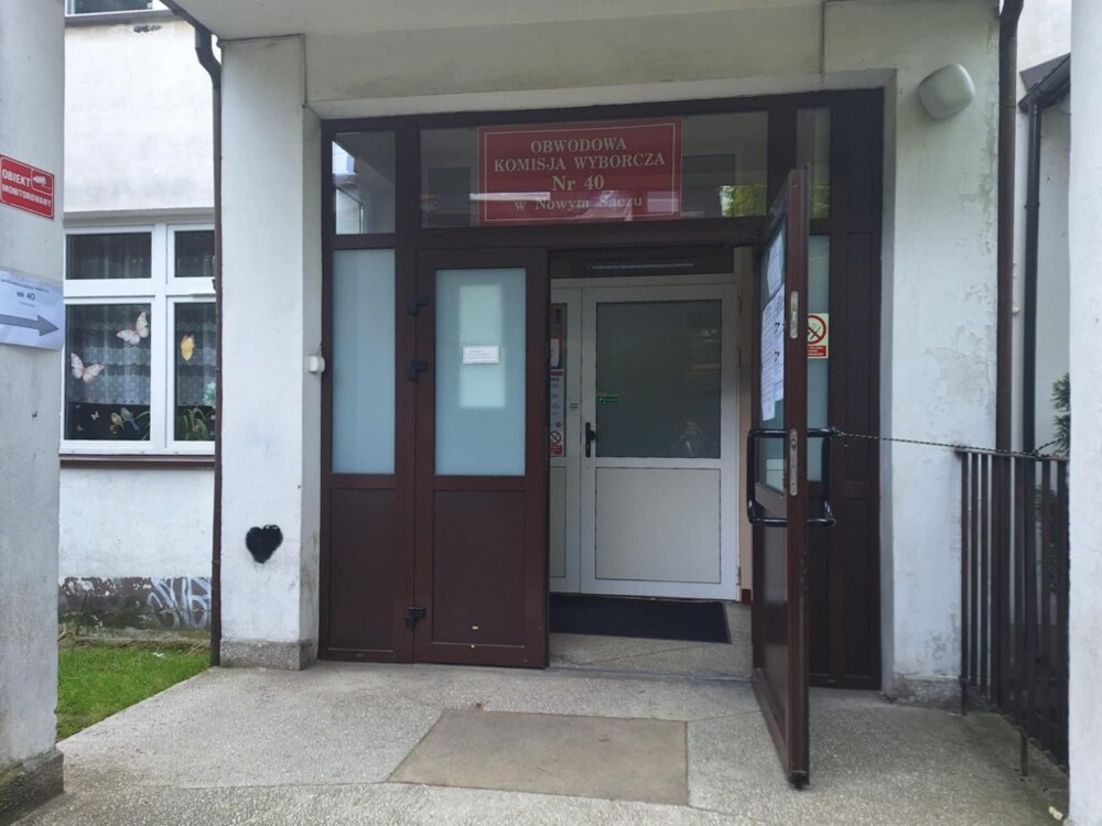 Wybory Prezydenta RP. Na osiedlu Wólki w Nowym Sączu pierwszy wyborca czekał przed lokalem wyborczym już po godz. 6.00