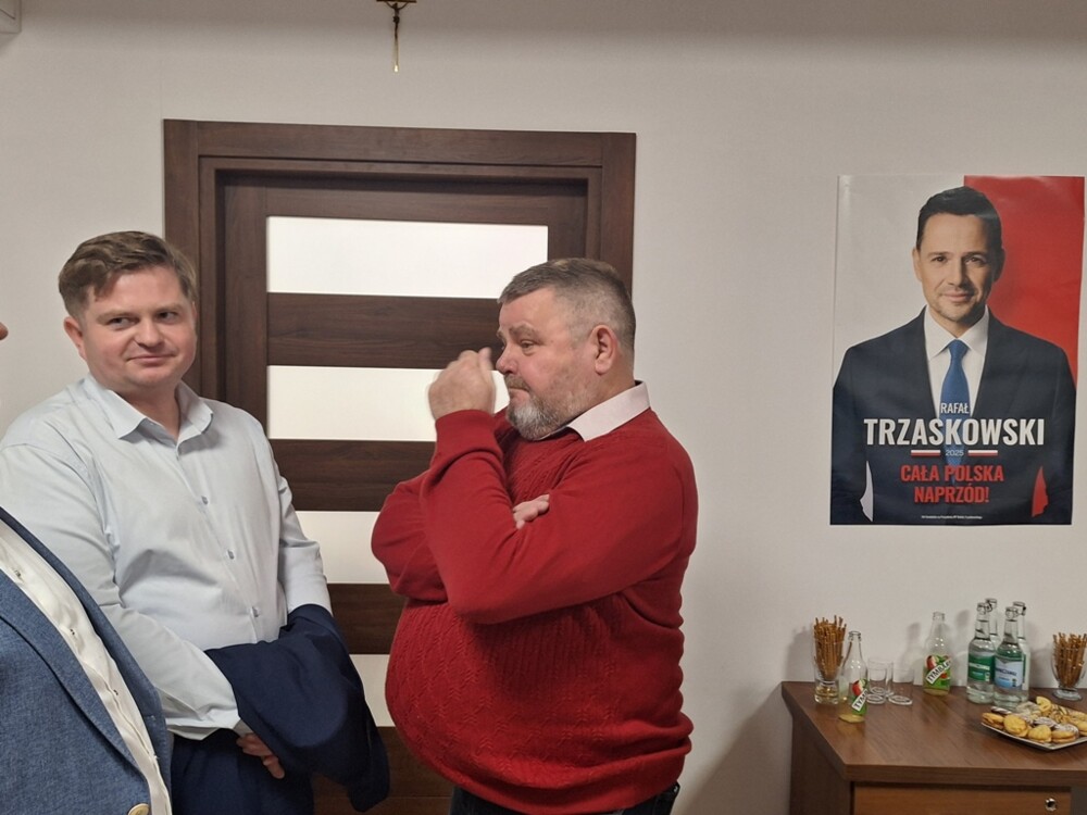 Wieczór wyborczy w sztabie Rafała Trzaskowskiego w Nowym Sączu. Euforia: JEST! Brawo…[FILM, ZDJĘCIA] 