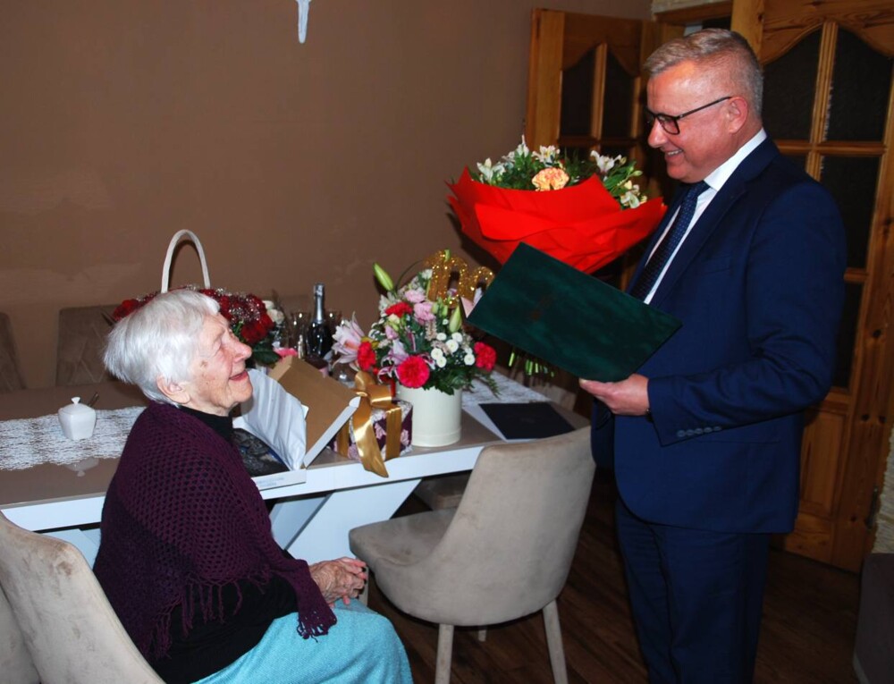 Takie urodziny świętuje się tylko raz w życiu. Pani Anno życzymy kolejnych 100 lat