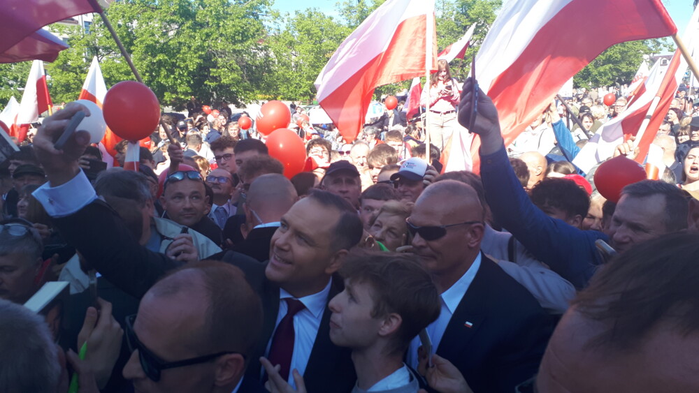 Karol Nawrocki przyjechał do Gorlic. Na spotkaniu pojawiły się tłumy [FILM, ZDJĘCIA]