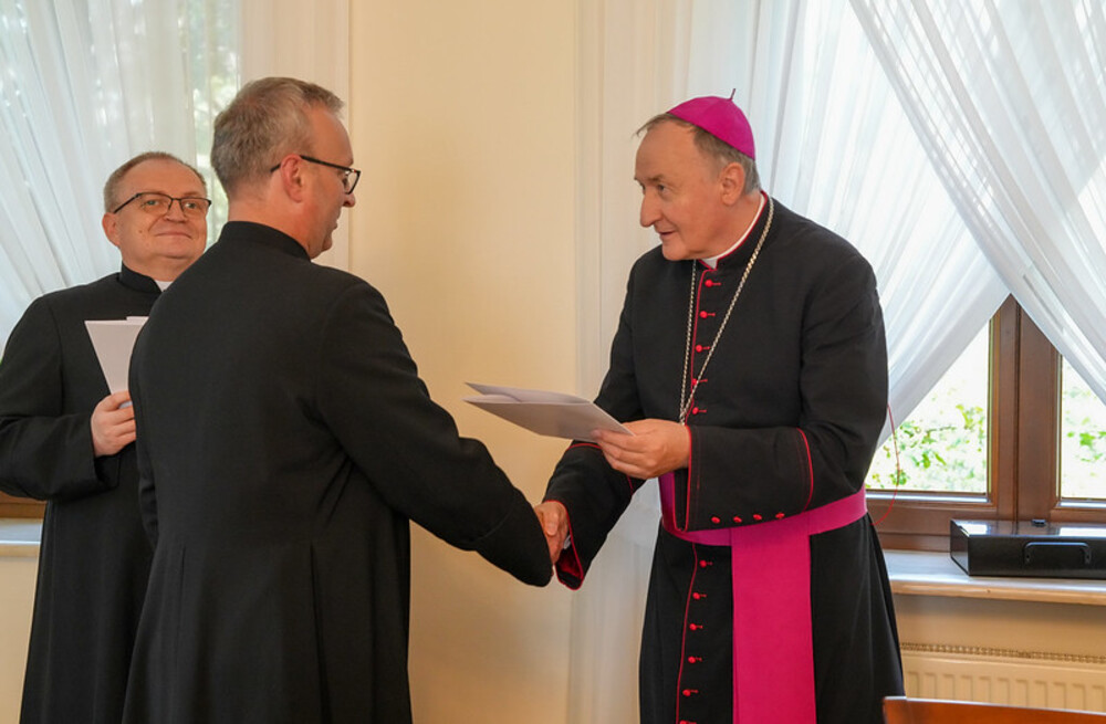 Wielkie zmiany w parafiach. Biskup Andrzej Jeż mianował nowych proboszczów [LISTA]