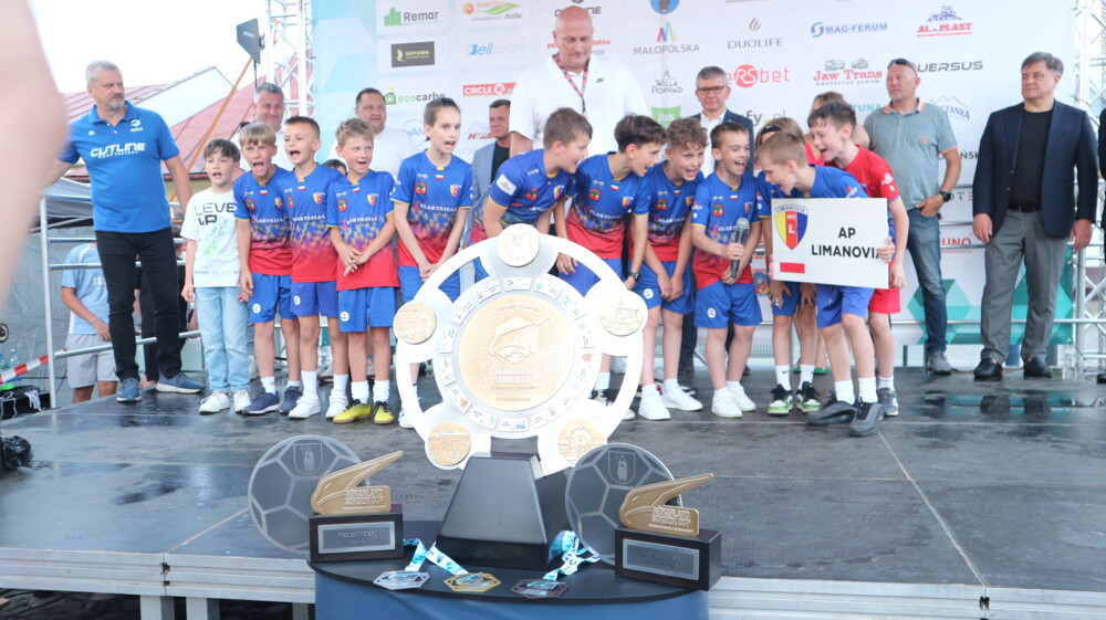 RemarLand Sokolik Cup rozpoczęty! Najlepszy kluby z Europy przyjechały do Starego Sącza [ZDJĘCIA]