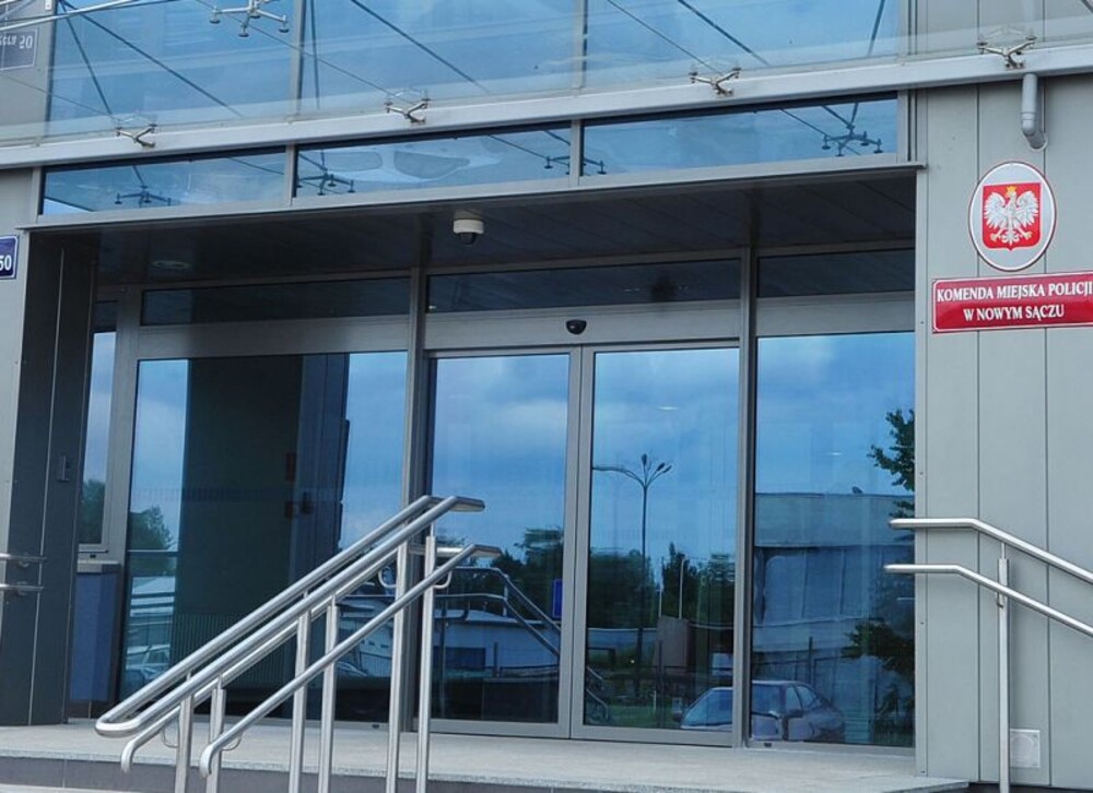 Pijany noworodek: Sądecka policja – było zgłoszenie o porodzie kobiety pod wpływem alkoholu