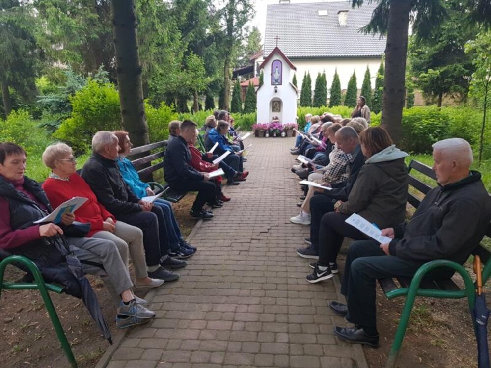 Kapliczka Matki Bożej na Wólkach w Nowym Sączu to wyjątkowe miejsce. Coś tutaj wyprosiłam – mówi mieszkanka osiedla [WIDEO]