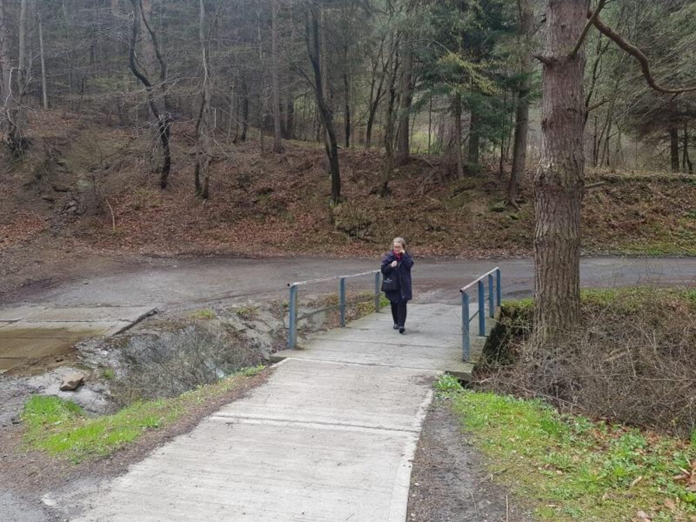 Kiedy naprawią drogę do zamku w Rytrze i na Makowicę?