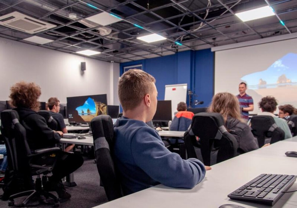 Programista to zawód przyszłości. Skorzystaj z propozycji Elitarnego Technikum Informatycznego