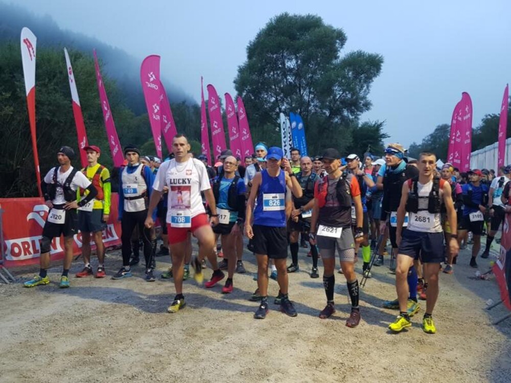 Ruszyli! W Piwnicznej wystartował bieg na 61 km [WIDEO]