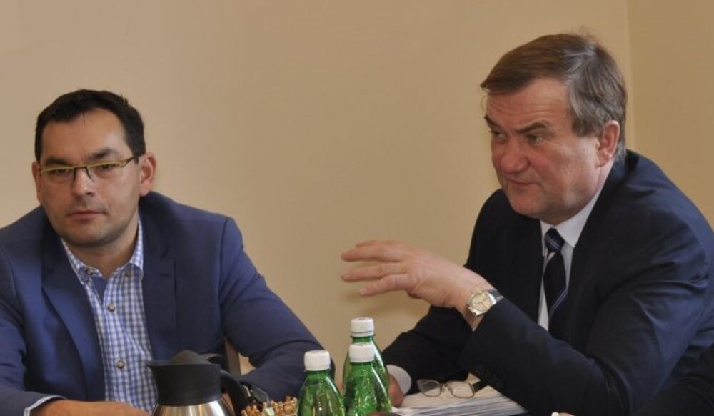 Chełmiec: sekretarz znów zarobił więcej od wójta. A co ze skarbnikiem?