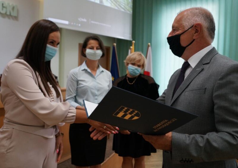 Szykują się do szkoły w powiecie. Awanse dla nauczycieli i dyrektorskie posady