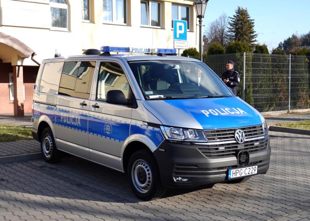 Policjanci ze Starego Sącza mają nowy radiowóz. Na auto złożyli się mieszkańcy