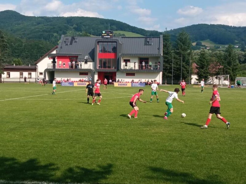 Upalny weekend pełen goli na lokalnych stadionach. Trwa walka o awans i utrzymanie