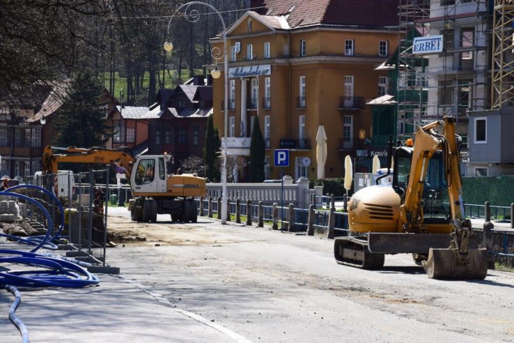 Krynica: na Bulwarach Dietla i Polanie Janówka praca wre! 