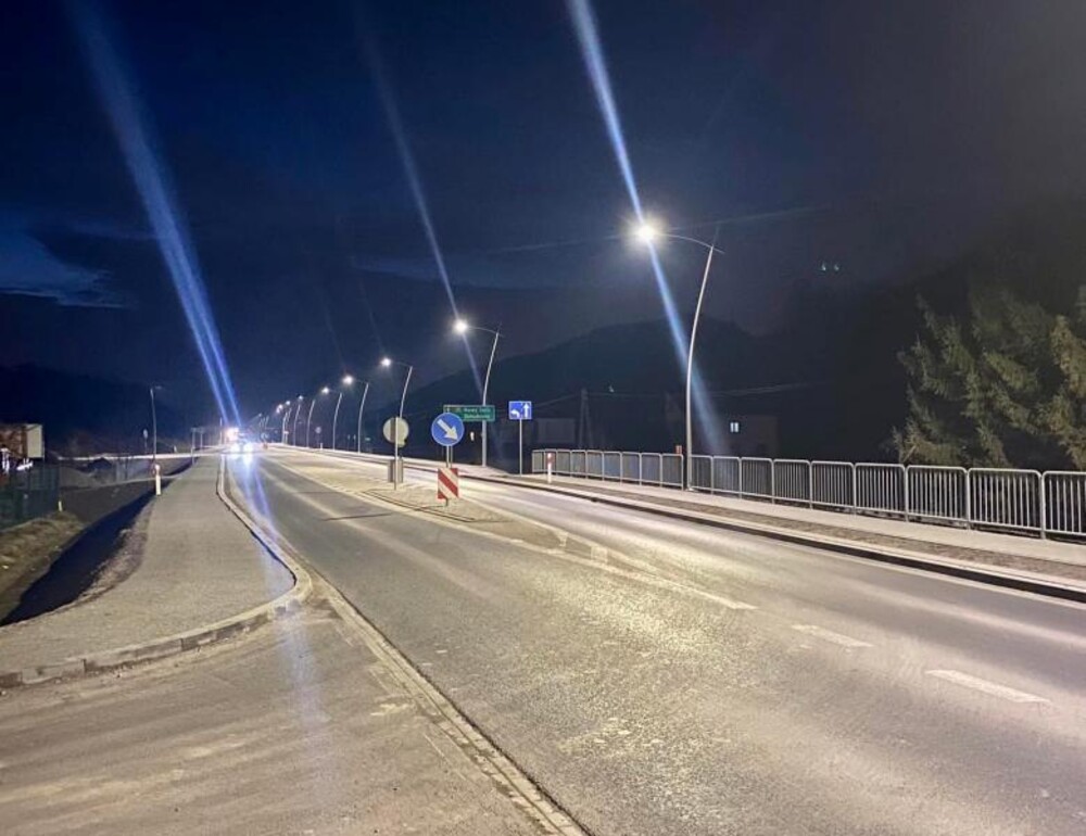 To skrzyżowanie na trasie Nowy Sącz – Krynica już nie tonie w ciemnościach