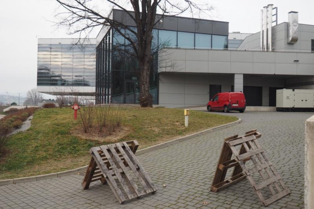 Po raz kolejny Miasteczko Multimedialne w Nowym Sączu zostanie wystawione na przetarg. Ustalona tym razem cena wywoławcza może szokować.