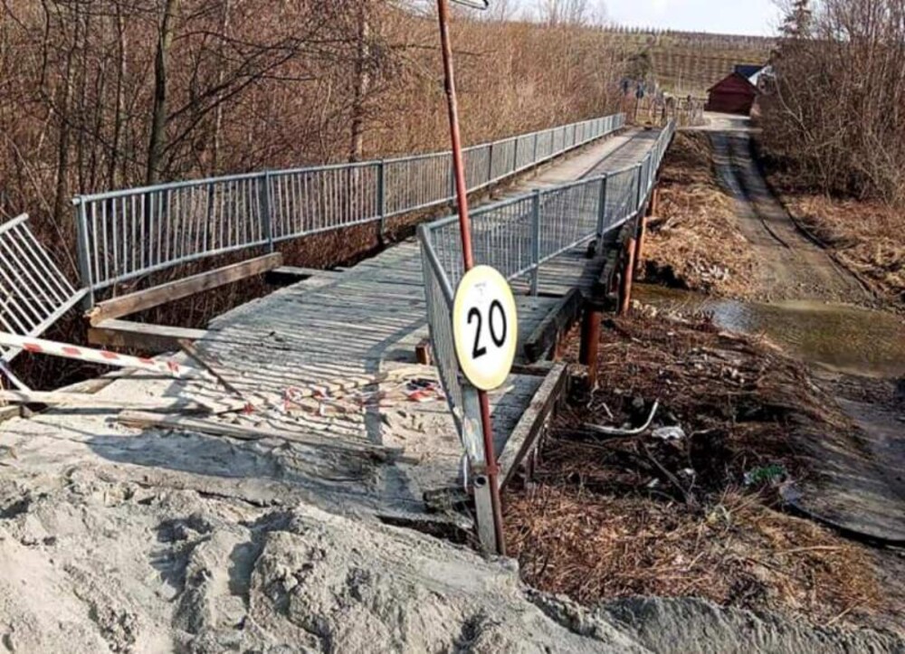 Most koło Łącka jak  z horroru. Prowadzi kierowców na tamten świat [ZDJĘCIA]