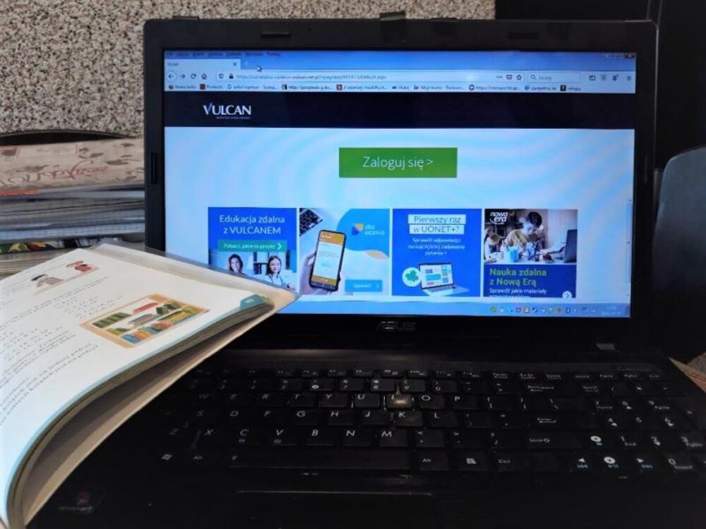 28 laptopów dla uczniów z gminy Kamionka Wielka. A co z zaległościami w nauce?