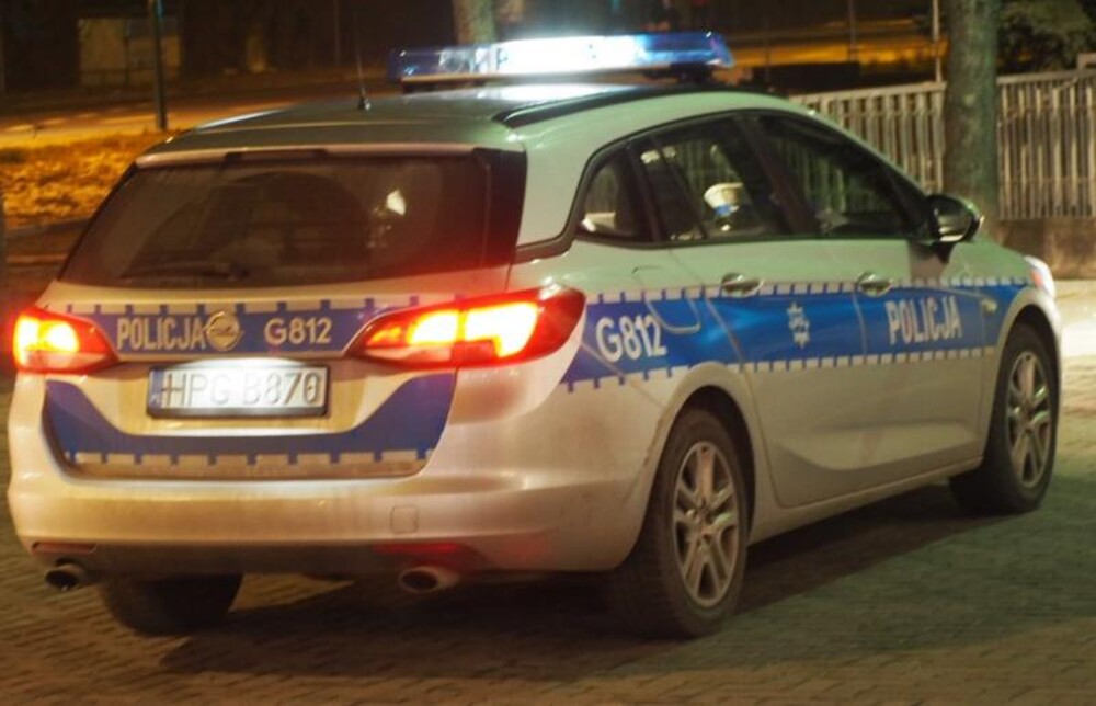 Dwulatka połknęła baterię. Do szpitala eskortowali ją policjanci