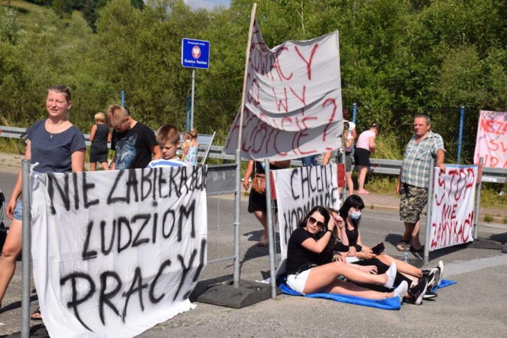 czytaj też: Słowacy zamykają małe przejścia graniczne, szykuje się protest w Leluchowie