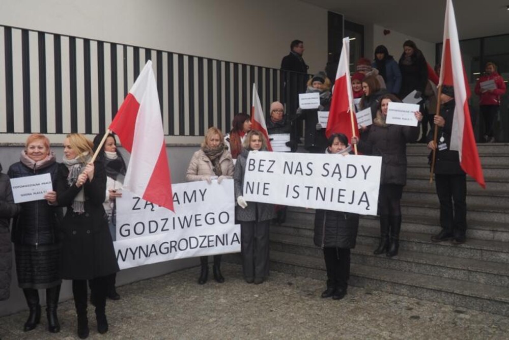 Protest w sądeckim sądzie. Pracownicy chcą podwyżki