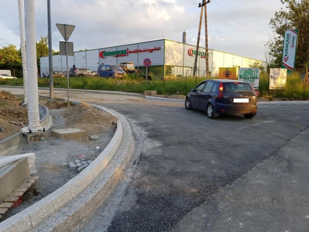 Remont 29 Listopada: jest nieźle. Auta już tędy przemykają