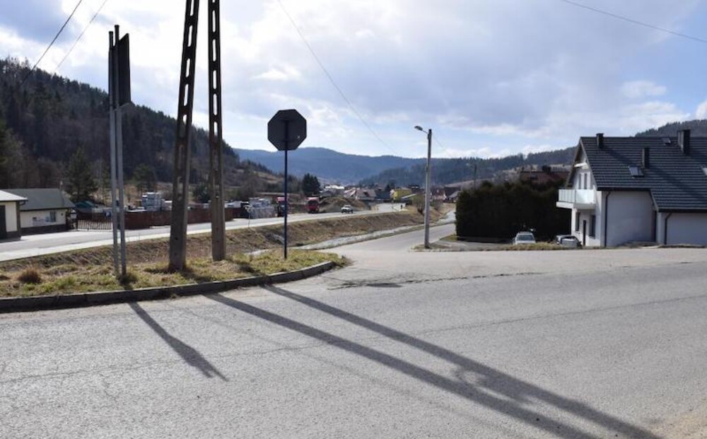 Krynica: dodatkowe postulaty przy budowie chodnika na ulicy Wiejskiej, mieszkańcy wnioskują, a burmistrz im odpowiada