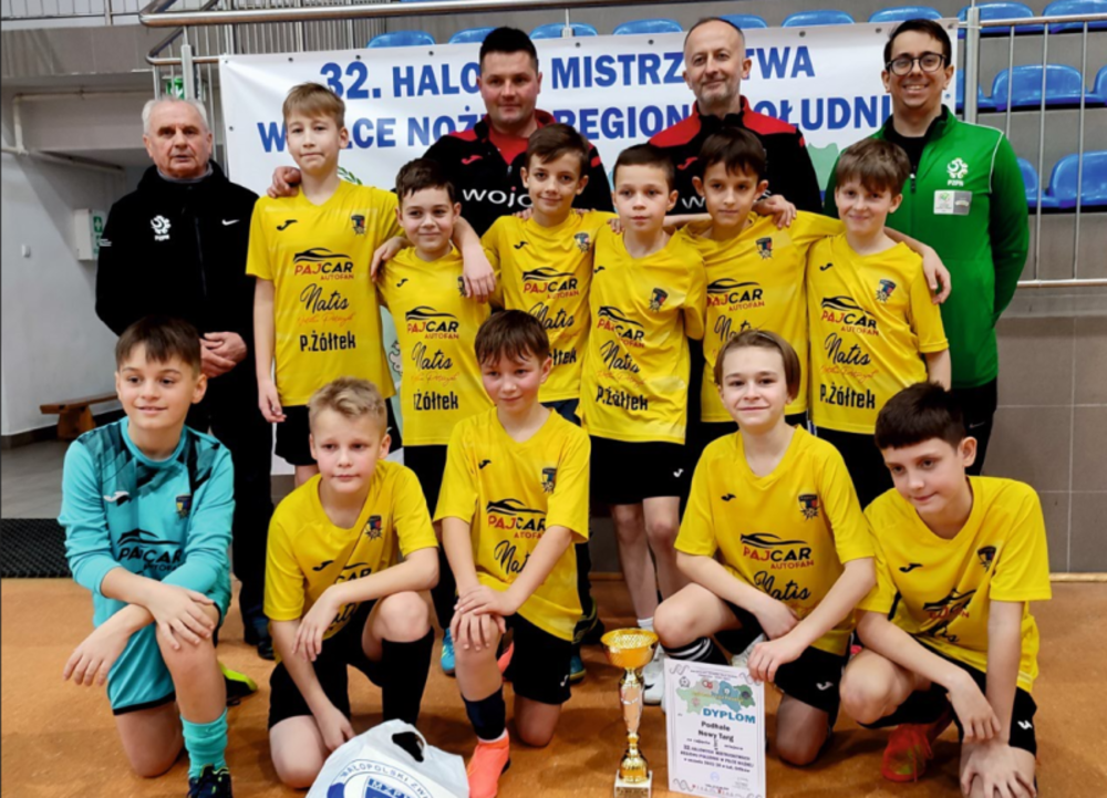 Młodzi piłkarze rywalizowali na hali. Poznaliśmy mistrzów naszego regionu [ZDJĘCIA]