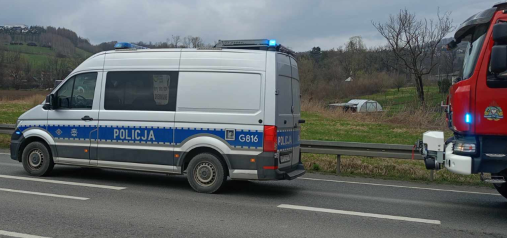 Chwile ogromnego strachu. 12-latek wpadł pod samochód, skutki są poważne