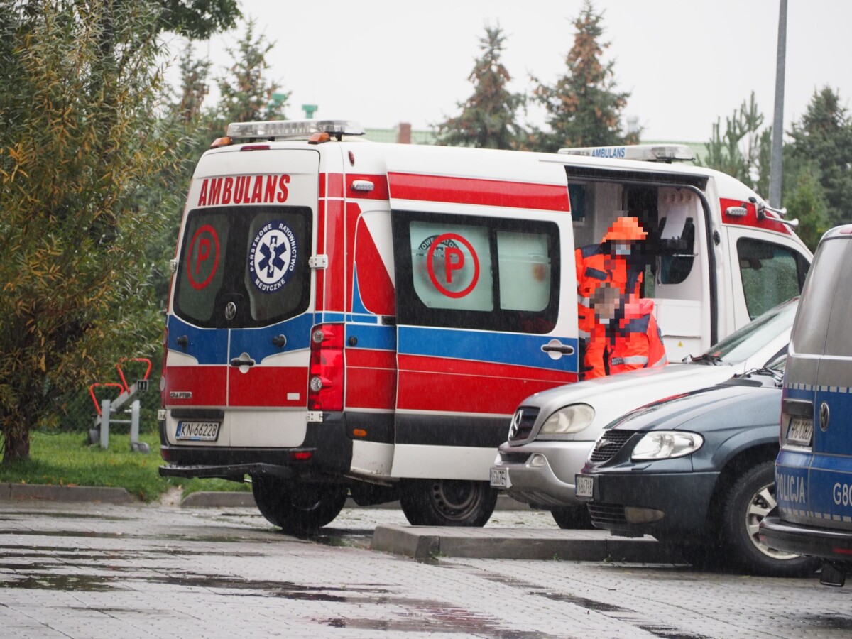 Nieszczęśliwy wypadek na terenie szkoły. 10-letni chłopiec trafił do szpitala