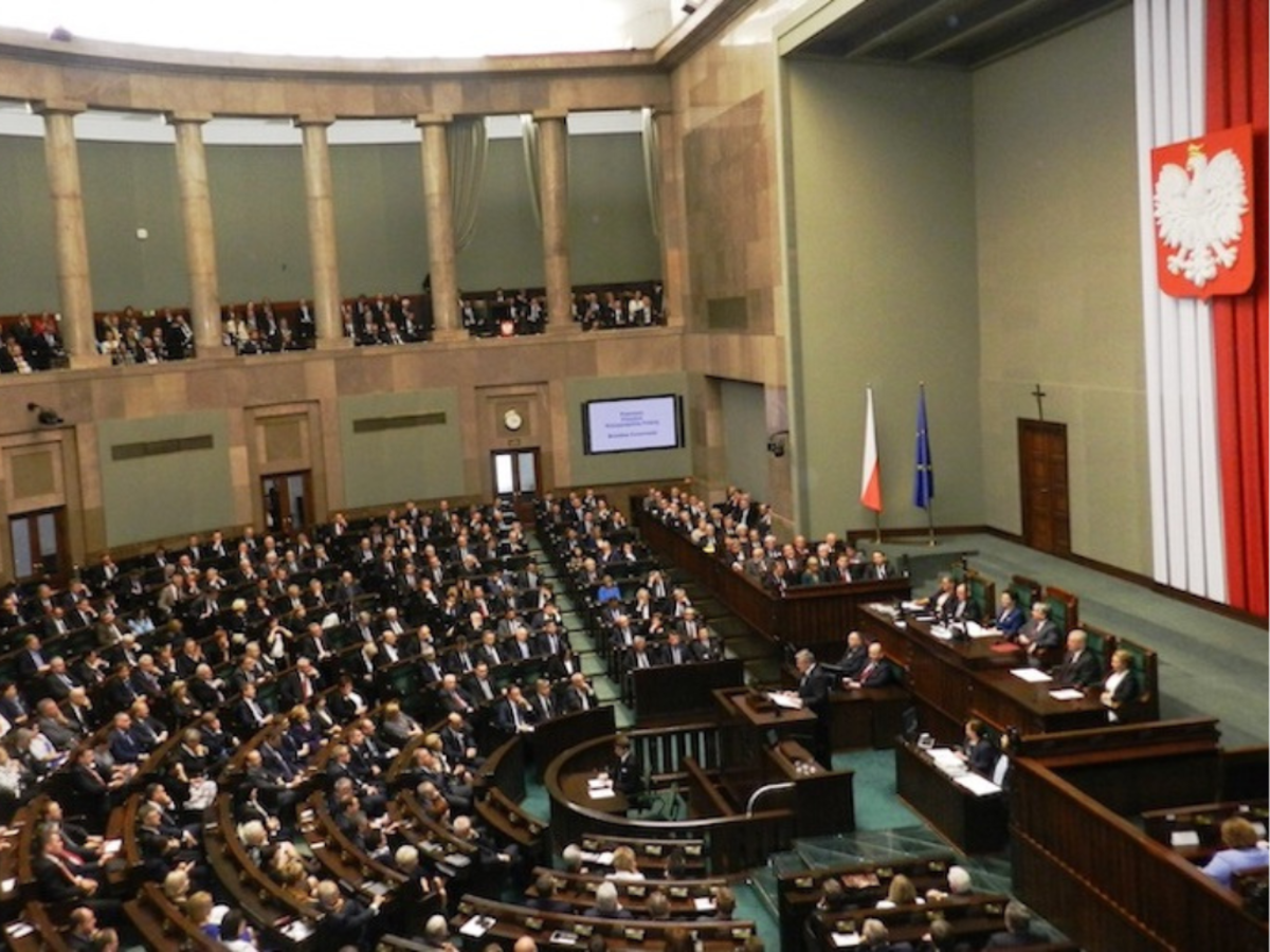 Rok od wyborów parlamentarnych. Oceń rządzących i sądeckich posłów [SONDA]