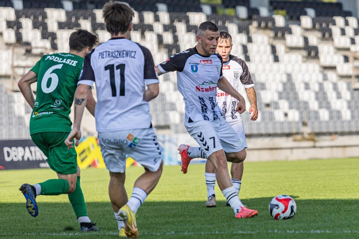 Tak wygląda umowa sprzedaży Sandecji Nowy Sącz. Miasto dalej będzie dokładać miliony 