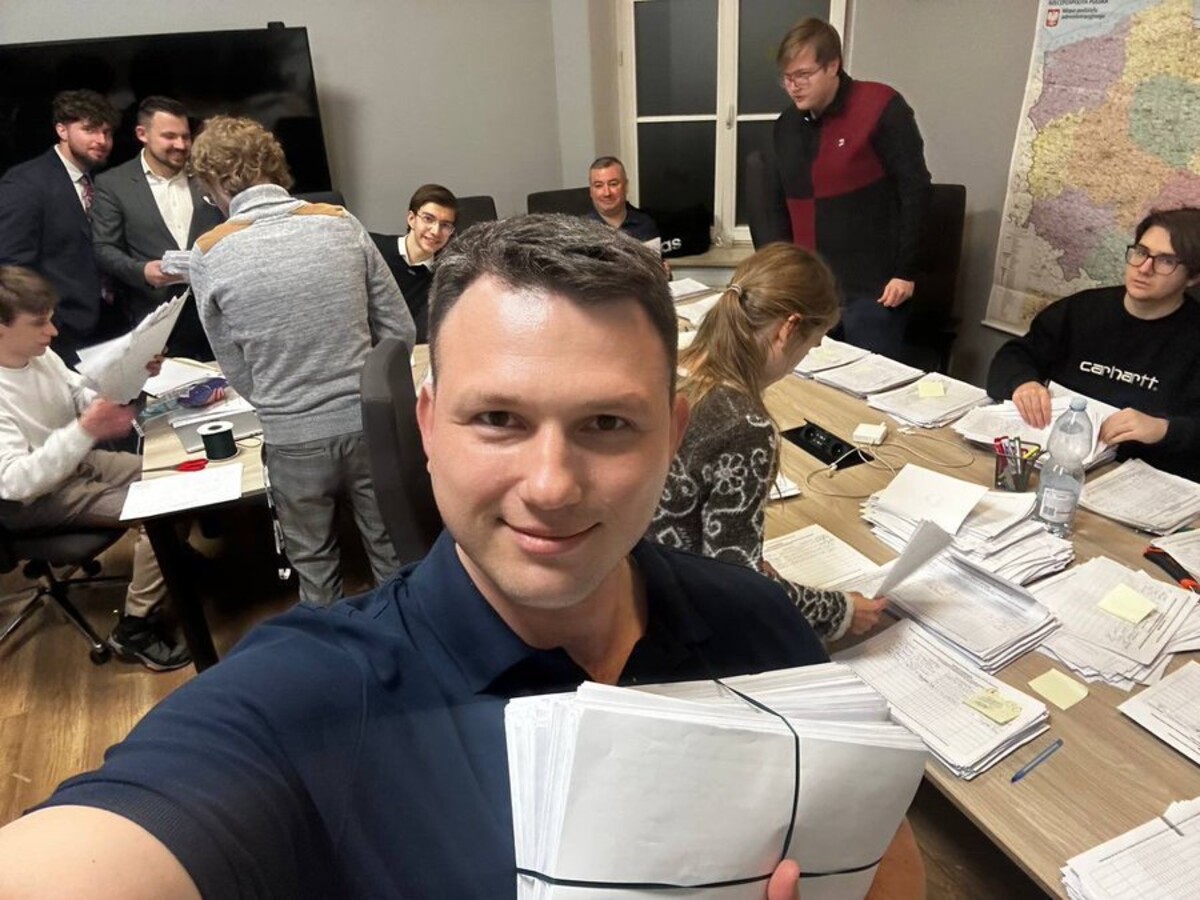 "Rejestrujemy się jako pierwsi". Sławomir Mentzen zebrał 250 tys. podpisów