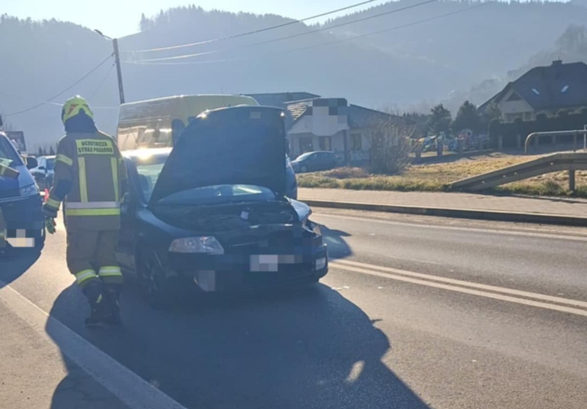 Utrudnienia o poranku. Kolejna kraksa na drodze pod Nowym Sączem