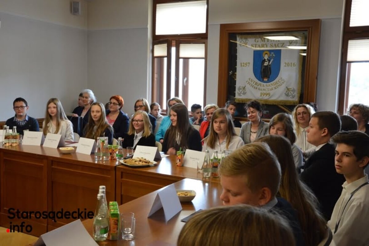 Stary Sącz: przełożyli nawet termin wyborów a i tak młodzi nadal nie chcą rządzić