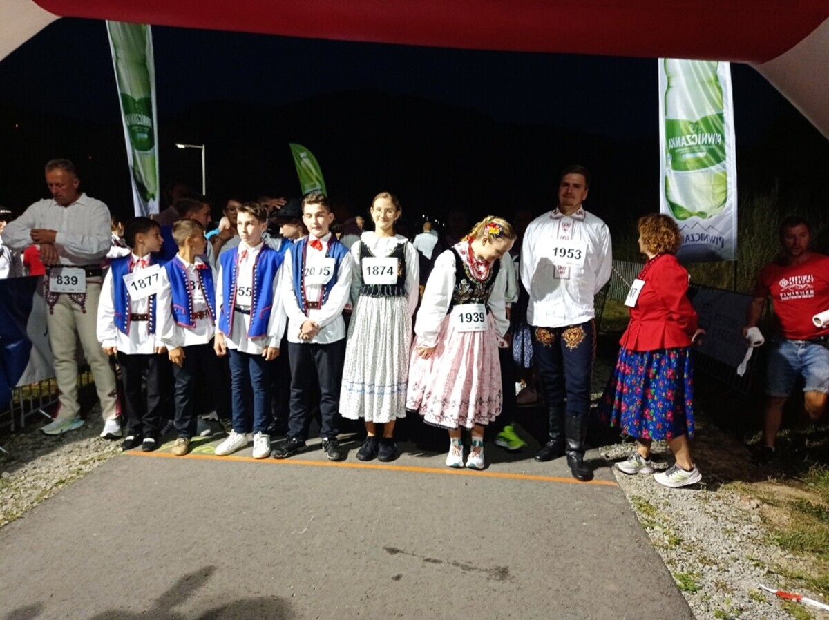 Lachy i Górale tańczą, śpiewają oraz… biegają. Wszystko na otwarcie festiwalu