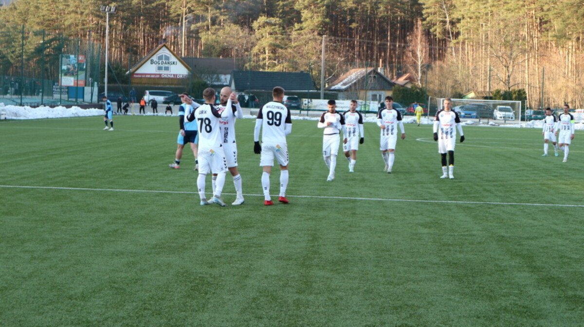 Sandecja pokonała kolejnego outsidera. To był mecz pełen czerwonych kartek