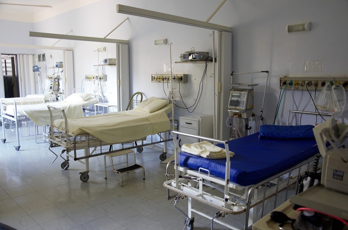 Coraz więcej osób choruje na kleszczowe zapalenie mózgu. Na profilaktyczne szczepienie zdecydował się tylko co 10. Polak