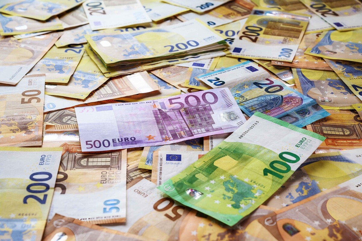 Plecami do euro. Poparcie dla wspólnej waluty spadło do rekordowo niskiego poziomu
